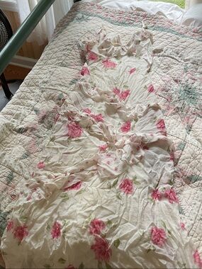 Jessica Simpson Cream Cotton Quilt Cover with Pink Floral Print